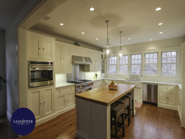 Cape Cod Home 995034
