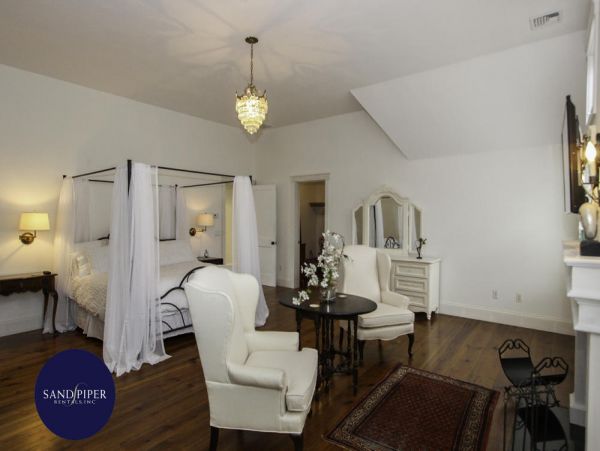 Cape Cod Home 995034