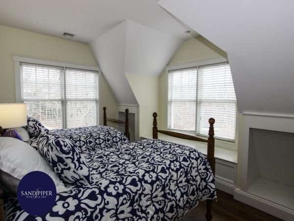 Cape Cod Home 995034