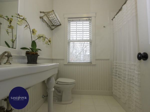 Cape Cod Home 995034