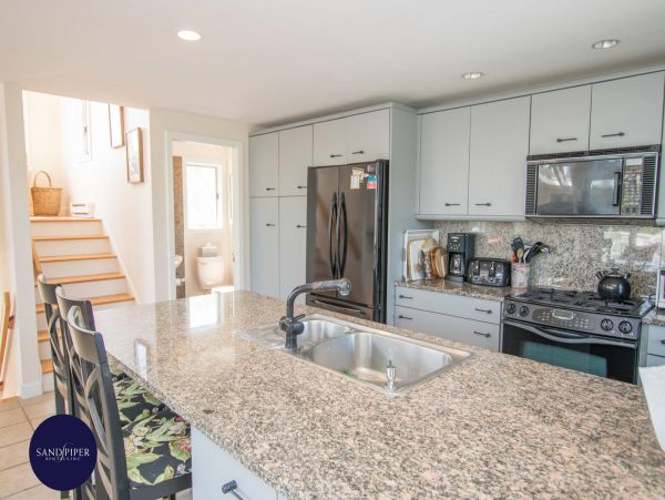 Cape Cod Home 995035