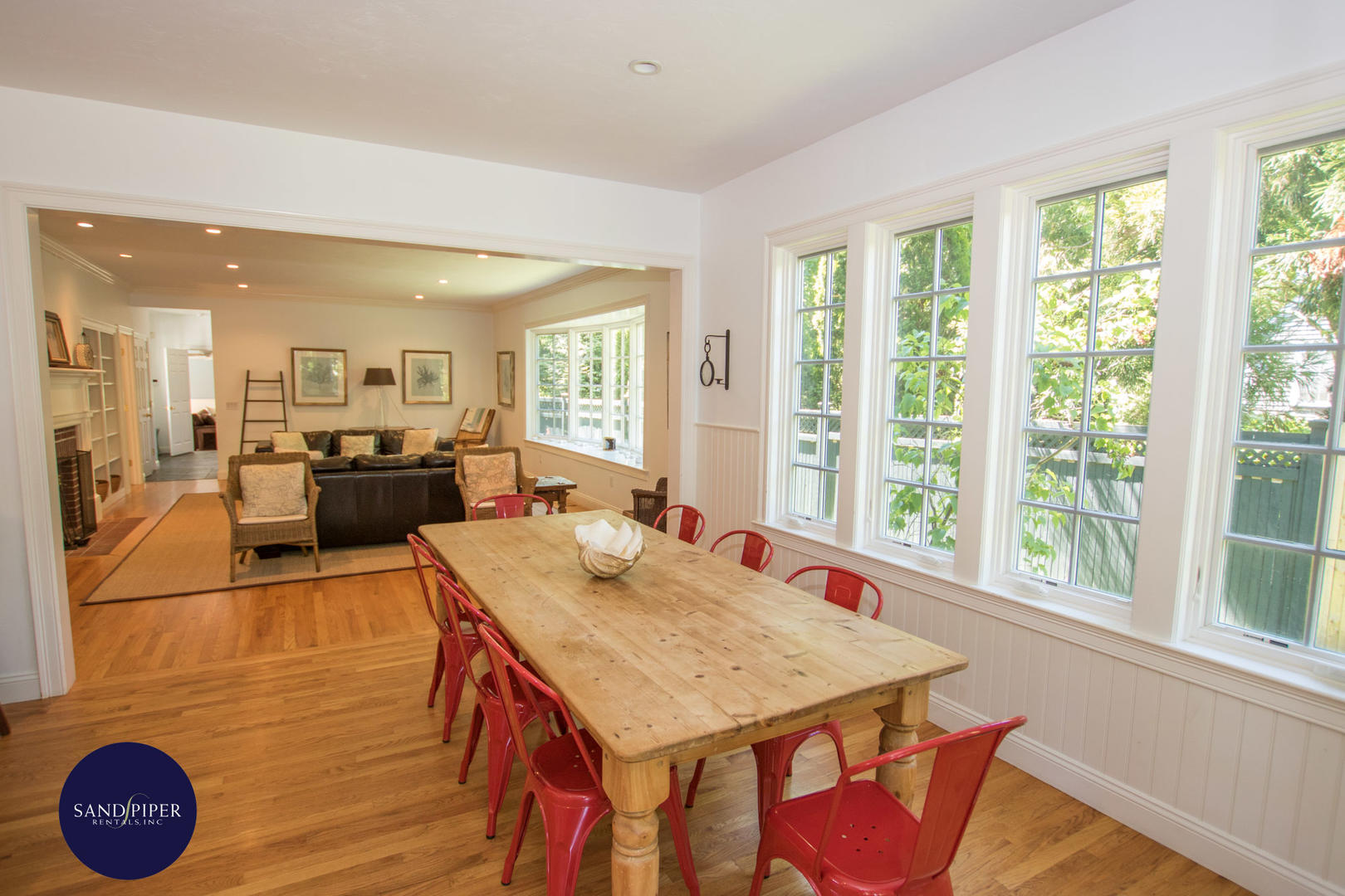 Cape Cod Home 995036