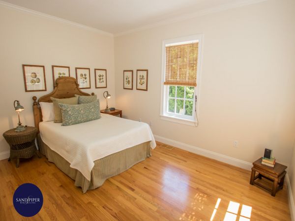 Cape Cod Home 995036