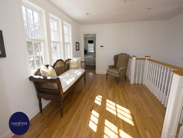 Cape Cod Home 995036