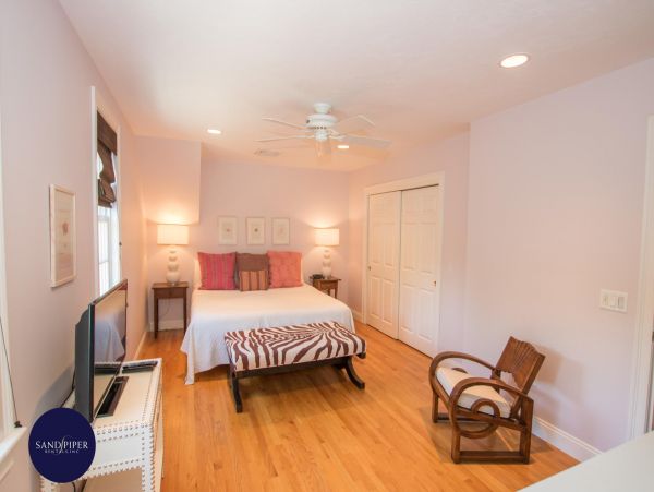 Cape Cod Home 995036