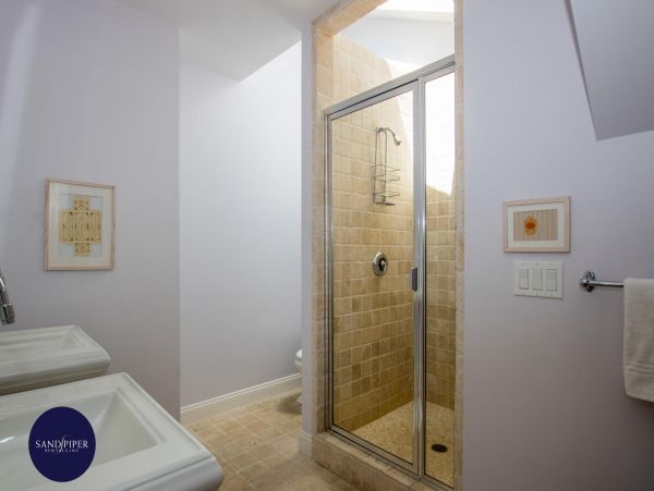 Cape Cod Home 995036