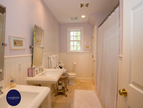 Cape Cod Home 995036