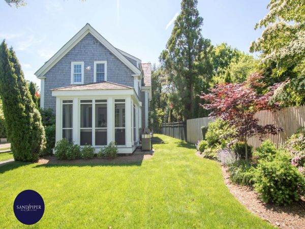Cape Cod Home 995036