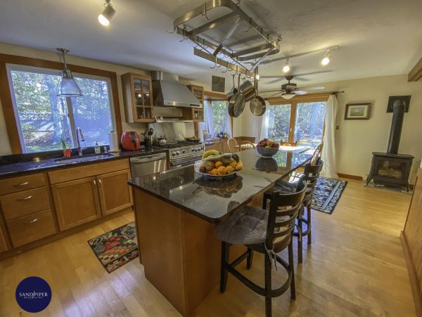 Cape Cod Home 995037