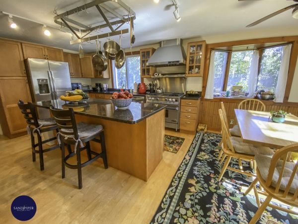 Cape Cod Home 995037