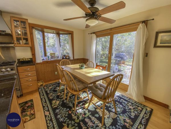 Cape Cod Home 995037