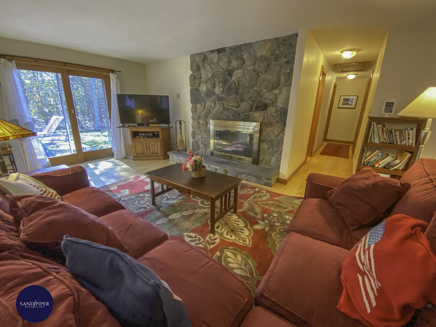 Cape Cod Home 995037