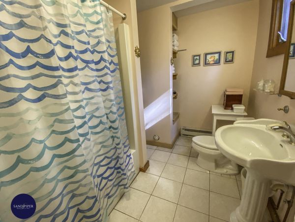 Cape Cod Home 995037