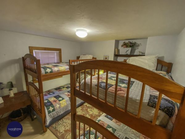 Cape Cod Home 995037