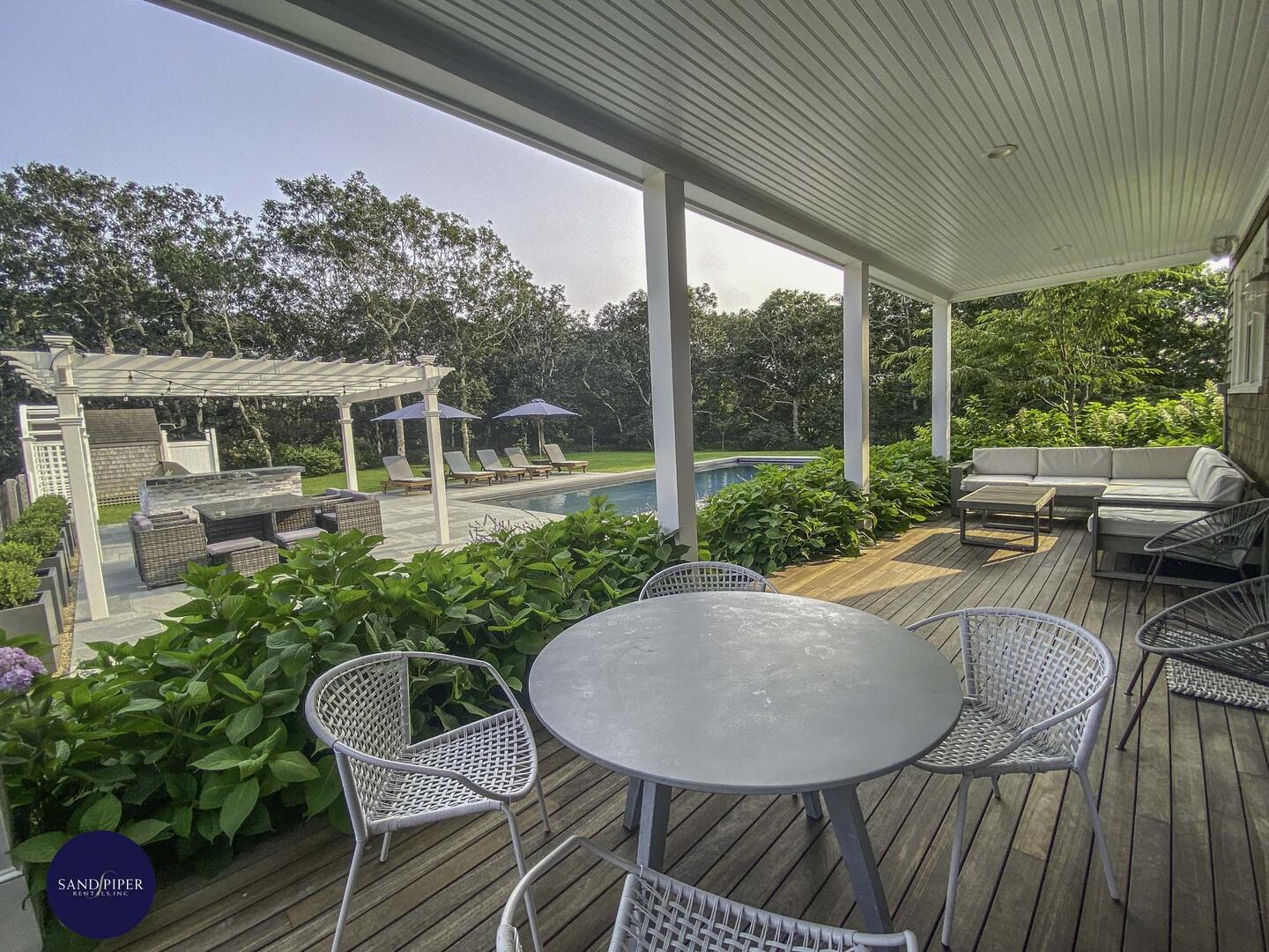 Cape Cod Home 995038