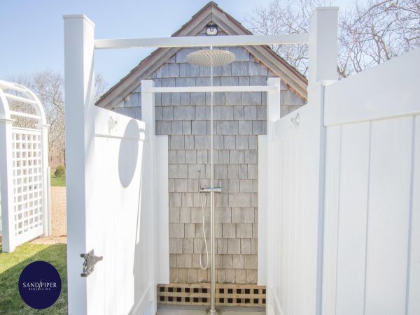 Cape Cod Home 995038