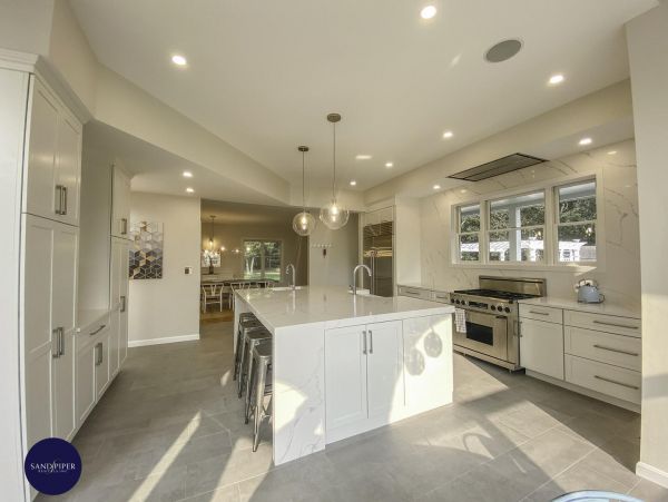 Cape Cod Home 995038