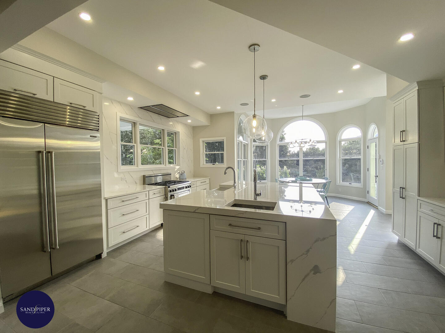 Cape Cod Home 995038