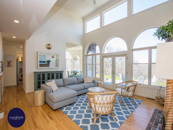 Cape Cod Home 995038