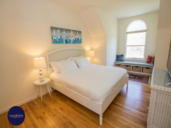Cape Cod Home 995038