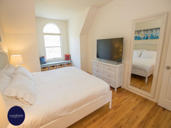 Cape Cod Home 995038