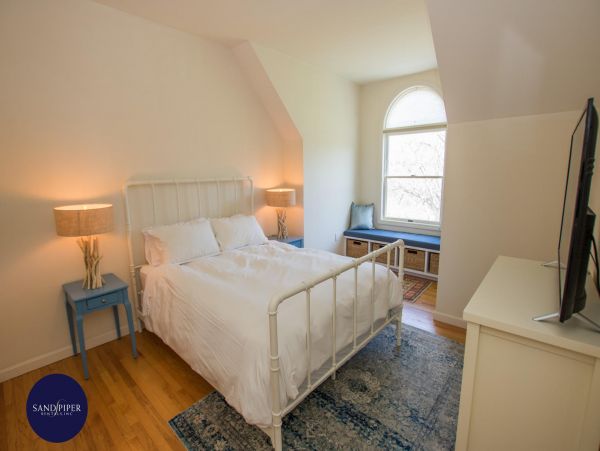 Cape Cod Home 995038