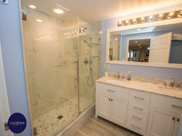 Cape Cod Home 995038