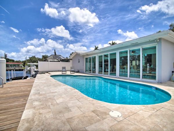 Beautiful Hollywood FL Vacation Home Private Pool & Dock