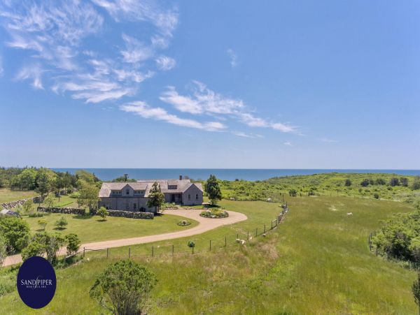 Cape Cod Home 995040