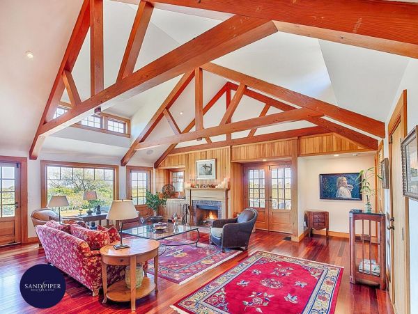 Cape Cod Home 995040