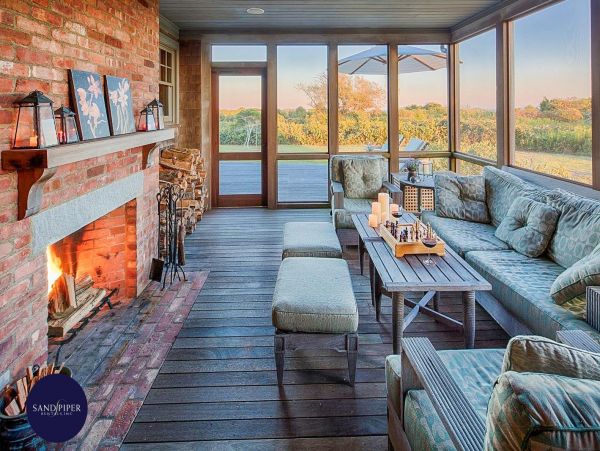 Cape Cod Home 995040