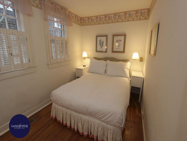 Cape Cod Home 995041