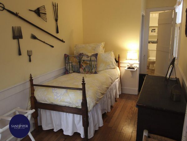 Cape Cod Home 995041