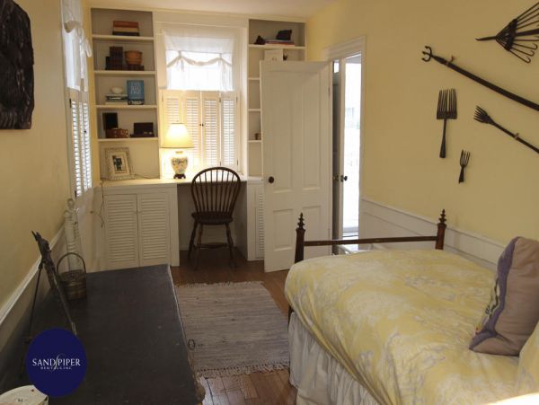 Cape Cod Home 995041