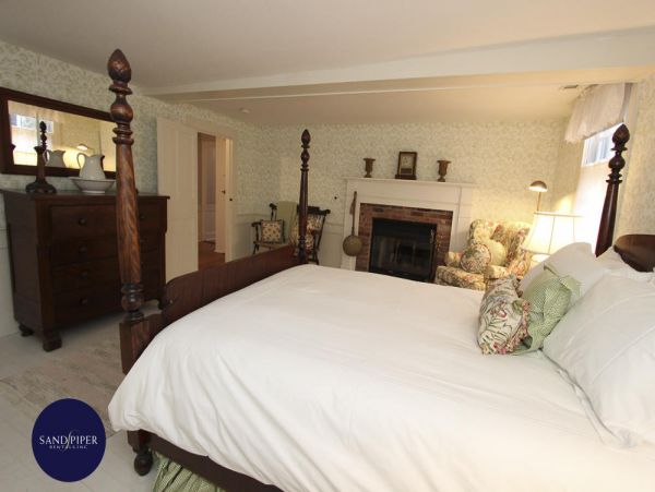 Cape Cod Home 995041