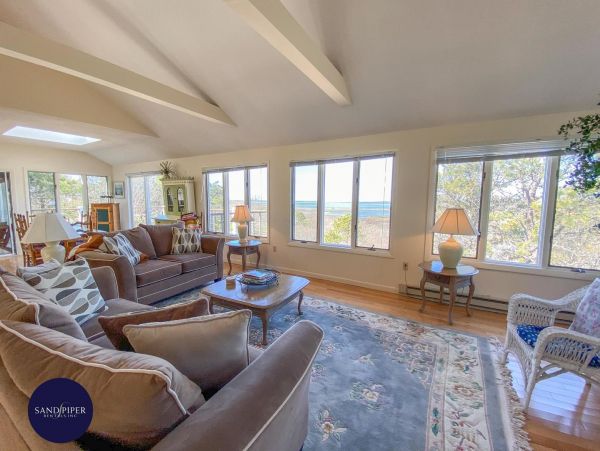 Cape Cod Home 995042