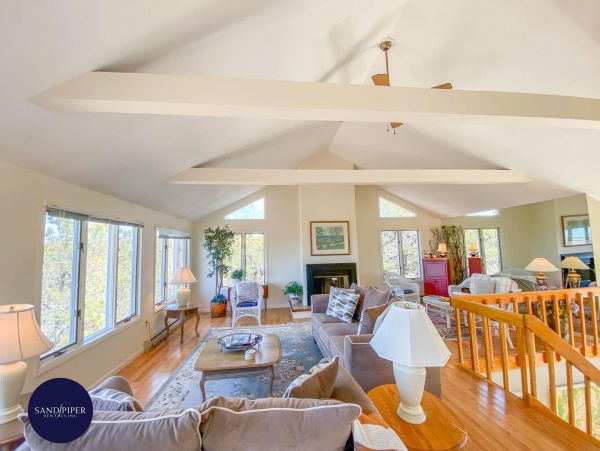 Cape Cod Home 995042