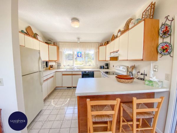Cape Cod Home 995042
