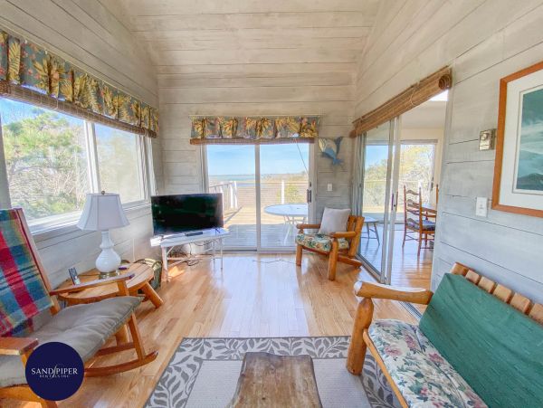 Cape Cod Home 995042