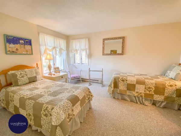 Cape Cod Home 995042