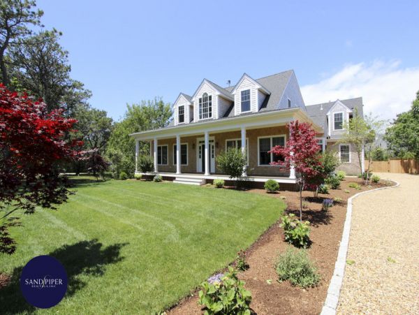 Cape Cod Home 995043