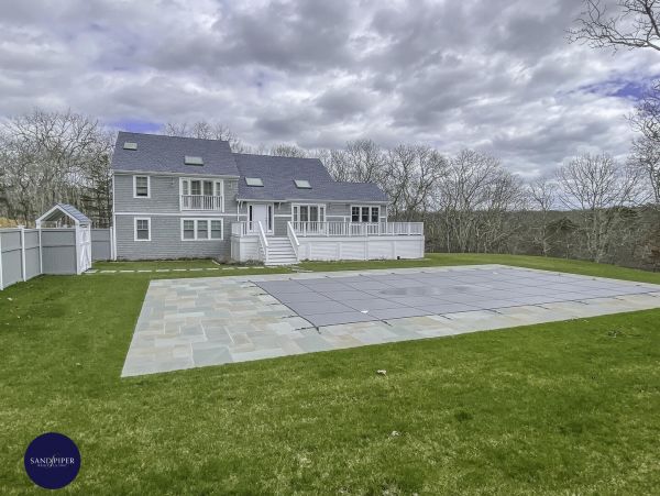 Cape Cod Home 995044
