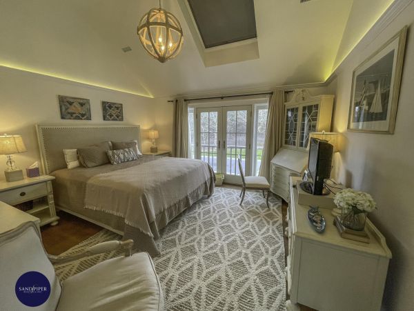 Cape Cod Home 995044