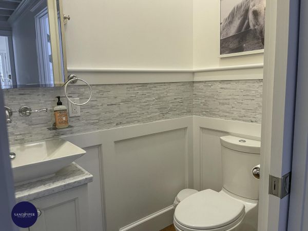 Cape Cod Home 995044