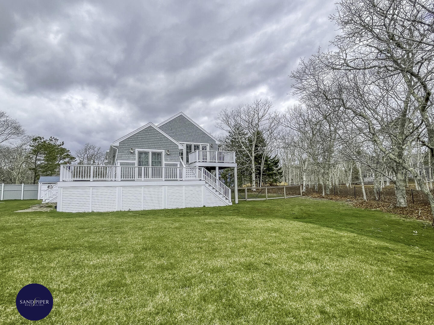Cape Cod Home 995044