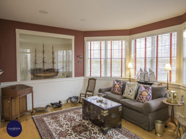 Cape Cod Home 995045