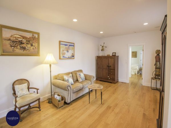 Cape Cod Home 995045