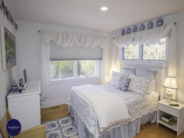 Cape Cod Home 995045