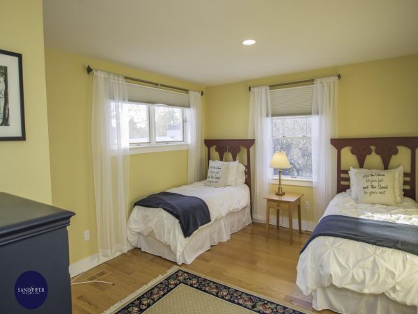 Cape Cod Home 995045