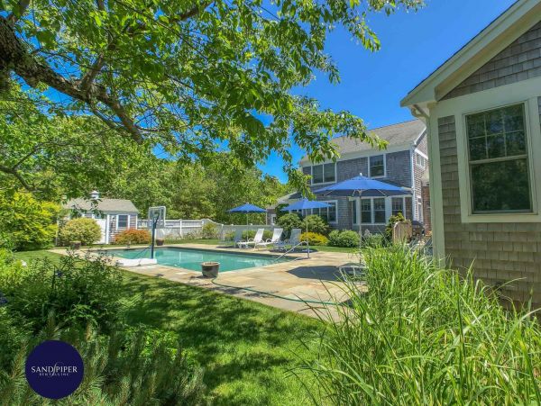 Cape Cod Home 995045